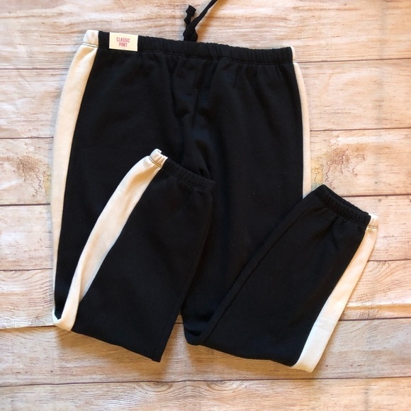 VS Pink Outfit - Picture 9 of 10